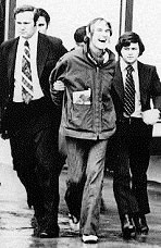 agents-don-strange-and-howard-safir-arrest-leary-1972.jpg