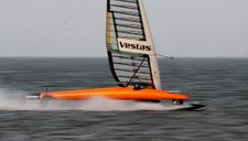 vestas-sailrocket-2-breaks-sailing-speed-record-4