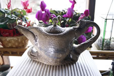 04-04-13-s-alladin-tea-pot